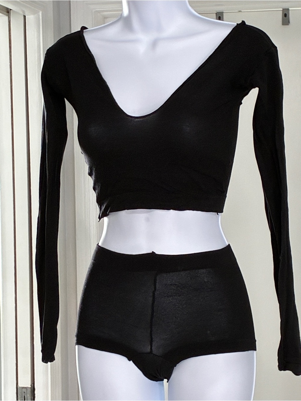 Yandy Black Long Sleeve Crop Top and boy short set